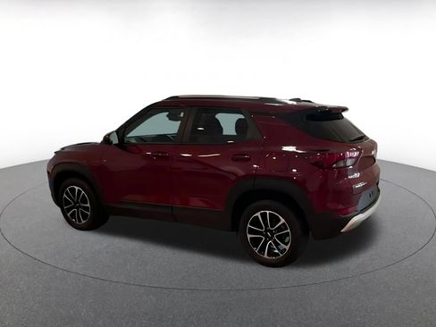 Used 2025 Chevrolet TrailBlazer LT FWD image 8