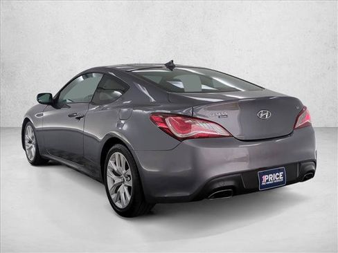 Used 2016 Hyundai Genesis 3.8 RWD image 8