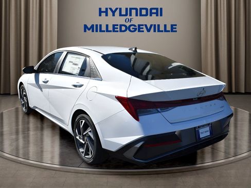 New 2026 Hyundai Elantra Limited image 3