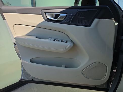 New 2026 Volvo XC60 B5 Ultra w/ Protection Package Premier image 28