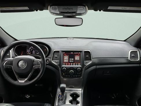 Used 2018 Jeep Grand Cherokee Altitude AWD/4WD image 17