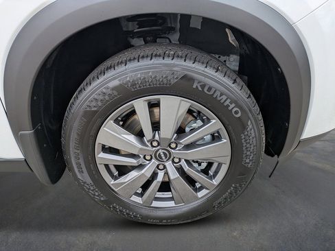 New 2026 Nissan Pathfinder SV FWD image 9