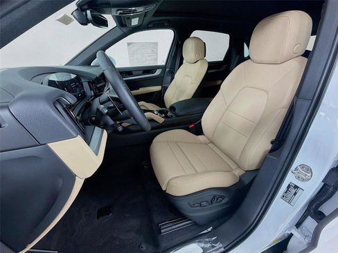 New 2026 Porsche Cayenne AWD/4WD image 5