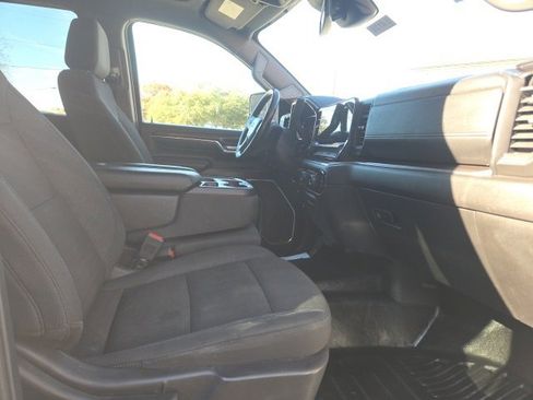 Used 2024 Chevrolet Silverado 2500 LT w/ Convenience Package image 19