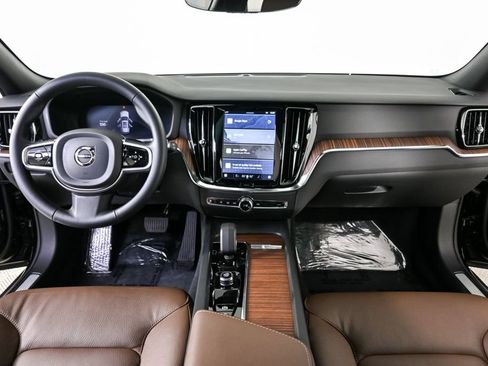 Certified 2025 Volvo V60 B5 Cross Country Plus image 19