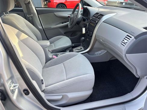 Used 2010 Toyota Corolla LE image 13