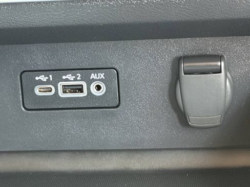 Used 2025 Nissan Altima 2.5 SR AWD/4WD image 29