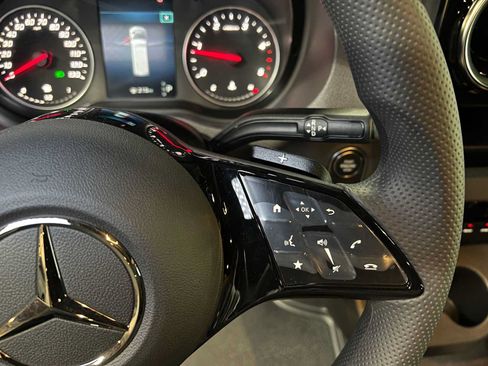 Used 2025 Mercedes-Benz Sprinter 2500 image 28
