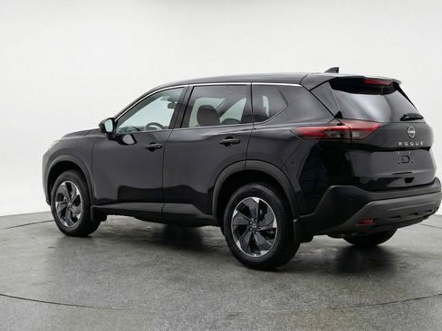 Used 2025 Nissan Rogue SV FWD image 6