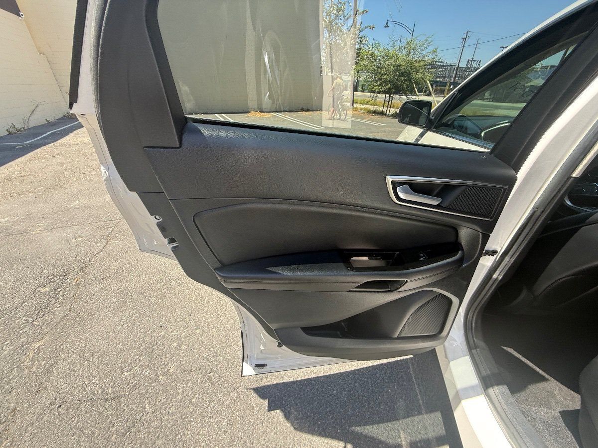 Used 2016 Ford Edge SEL w/ Equipment Group 201A FWD image 12