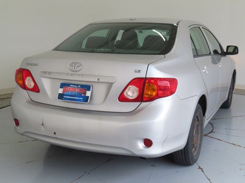 Used 2009 Toyota Corolla LE FWD image 3