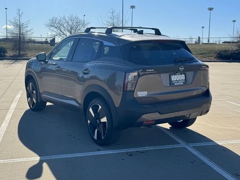 New 2026 Nissan Kicks SR w/ Cold Weather Package image 6