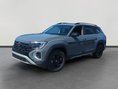 New 2025 Volkswagen Atlas Peak Edition SE