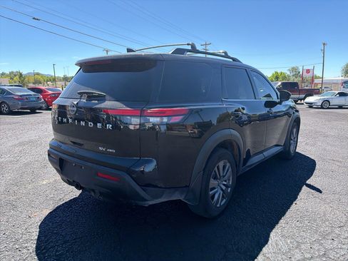 Used 2023 Nissan Pathfinder SV w/ SV Premium Package AWD/4WD image 5