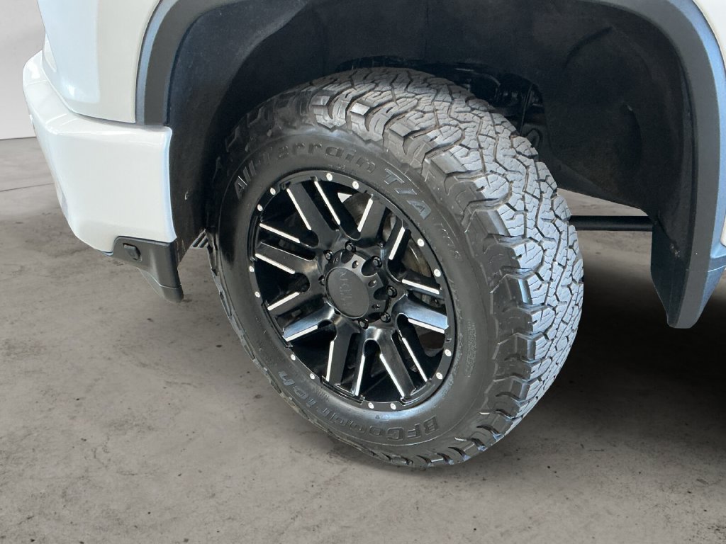 Used 2022 Chevrolet Silverado 3500 High Country AWD/4WD image 13