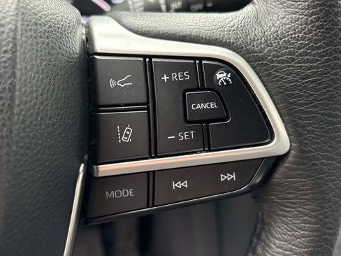 Used 2023 Toyota Sienna XLE image 16