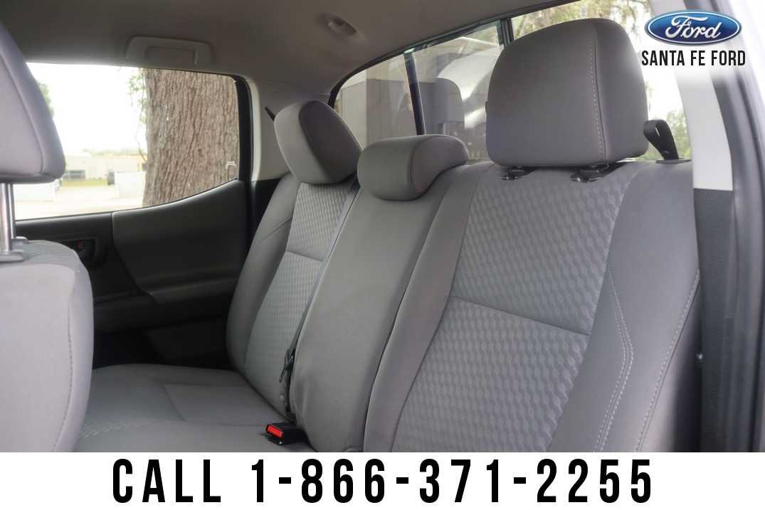 Used 2023 Toyota Tacoma SR5 RWD image 18