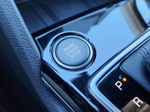 Used 2025 Kia Sportage SX image 20