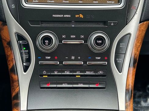 Used 2017 Lincoln MKX Select w/ Select Plus Package AWD/4WD image 25