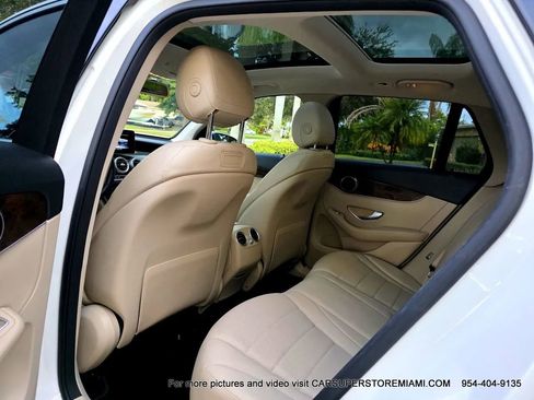 Used 2018 Mercedes-Benz GLC 300 w/ Premium Package image 28