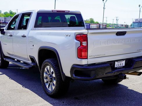 Used 2021 Chevrolet Silverado 2500 Custom w/ Custom Value Package AWD/4WD image 4