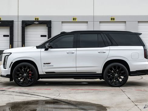 Used 2025 Cadillac Escalade V w/ LPO, ONYX Package AWD/4WD image 8