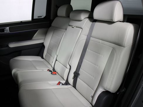 Used 2025 Hyundai Santa Fe Limited image 36