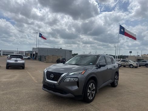 Used 2023 Nissan Rogue SV FWD image 7