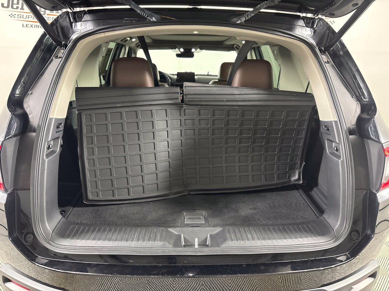 Used 2025 Honda Pilot Elite image 32