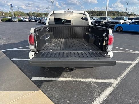 Used 2023 Toyota Tacoma TRD Off-Road image 34