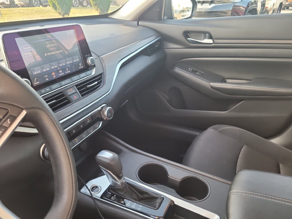 Used 2025 Nissan Altima 2.5 SV FWD image 22