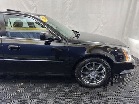 Used 2011 Cadillac DTS Premium image 12