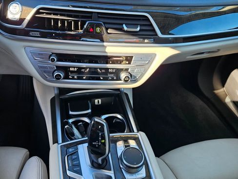 Used 2018 BMW 750i w/ Interior Design Package image 21