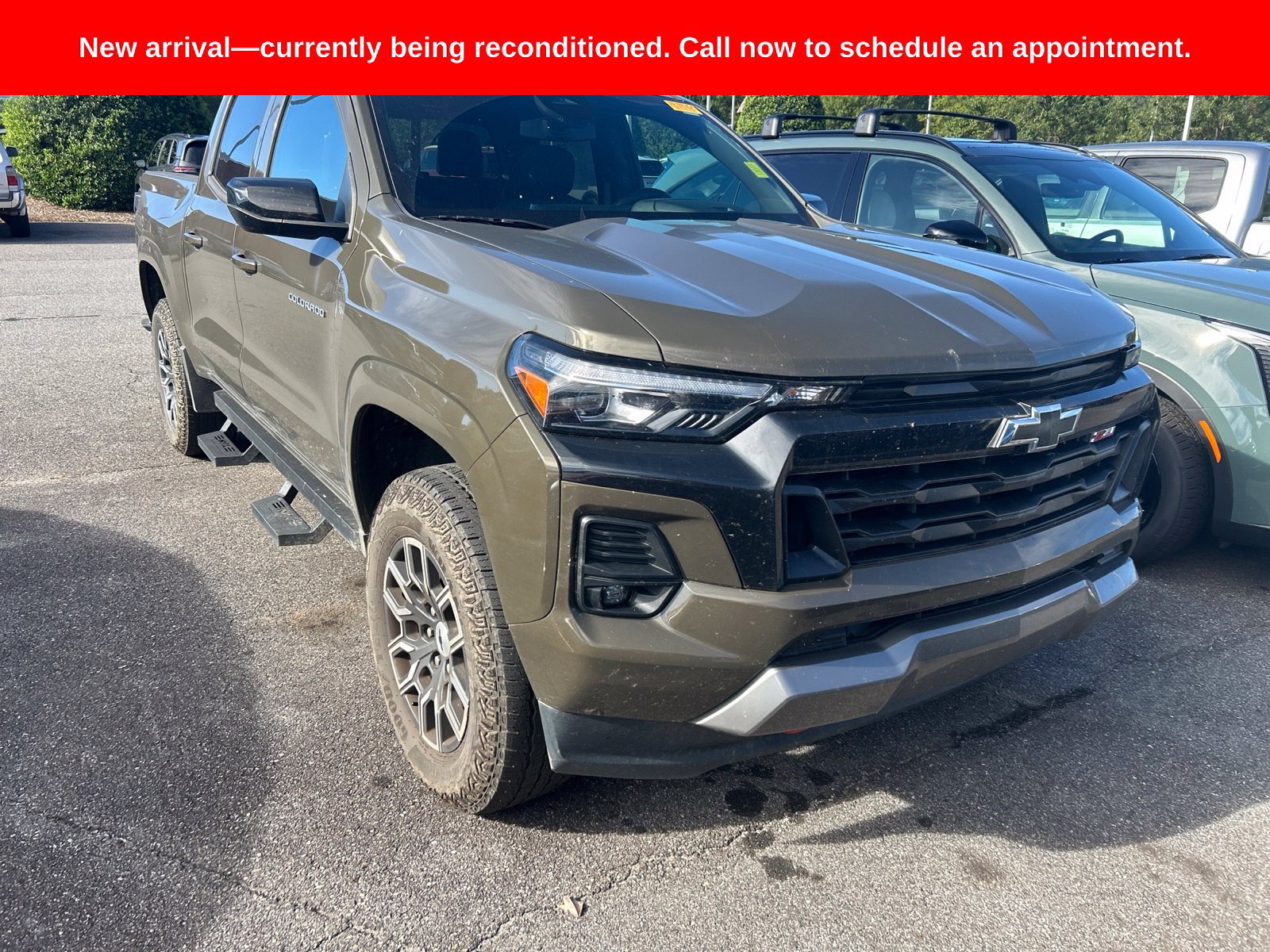 Used 2024 Chevrolet Colorado Z71 AWD/4WD image 2