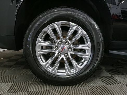 Used 2022 GMC Yukon XL SLT w/ SLT Premium Package AWD/4WD image 17