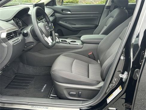New 2025 Nissan Altima 2.5 SV w/ SV Special Edition Package image 10