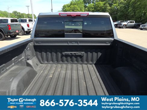 Used 2024 GMC Sierra 1500 AT4 w/ Technology Package AWD/4WD image 8