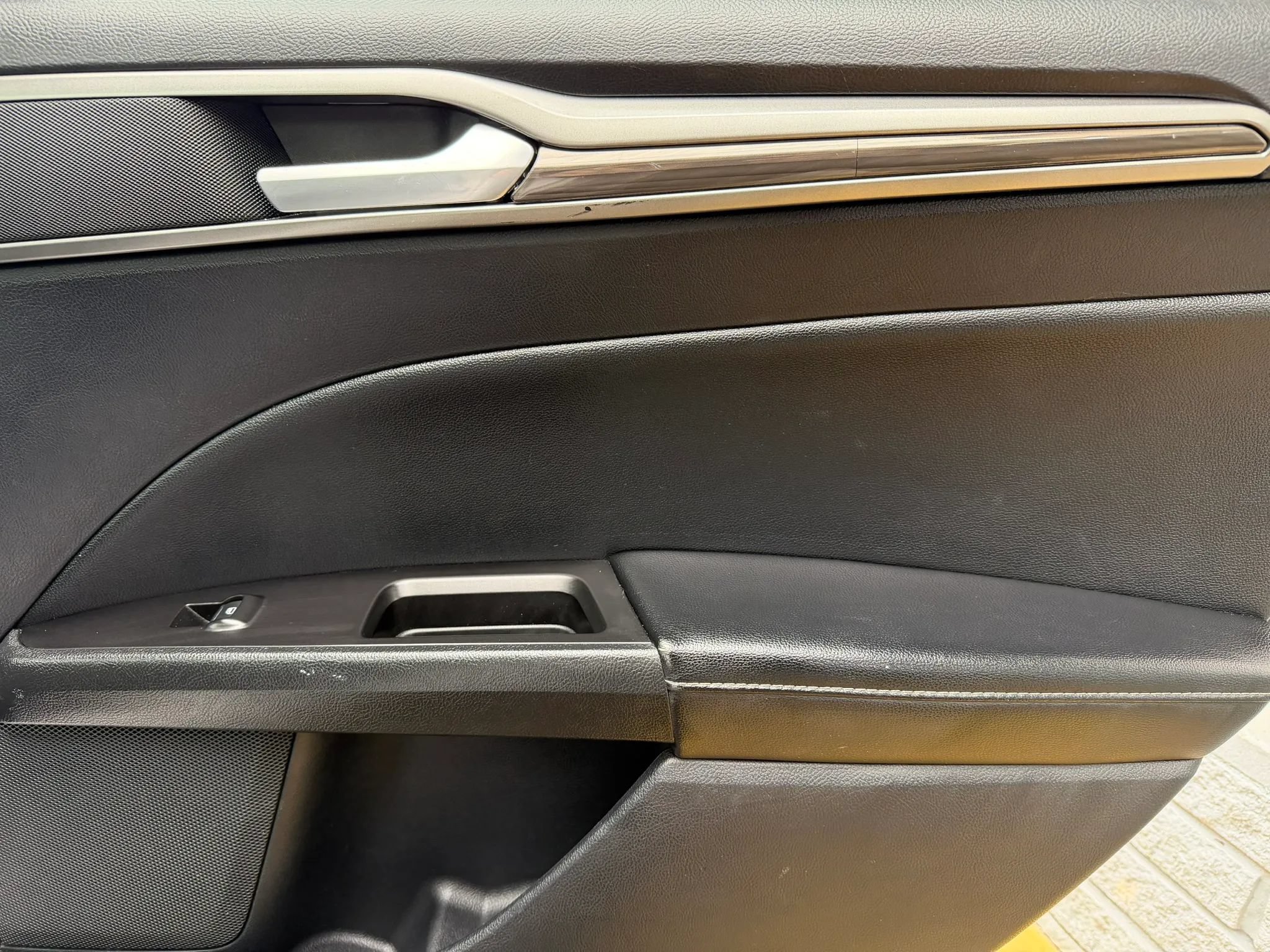 Used 2020 Ford Fusion SEL FWD image 13