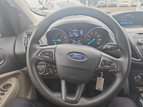 Used 2018 Ford Escape SE image 15