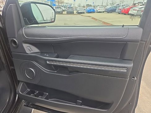 Used 2023 Ford Expedition XLT image 38