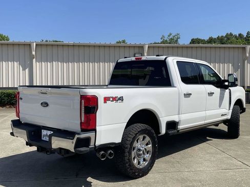 Used 2025 Ford F350 Lariat w/ Lariat Ultimate Package AWD/4WD image 3