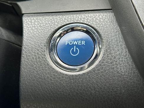 Used 2018 Toyota Camry LE image 22