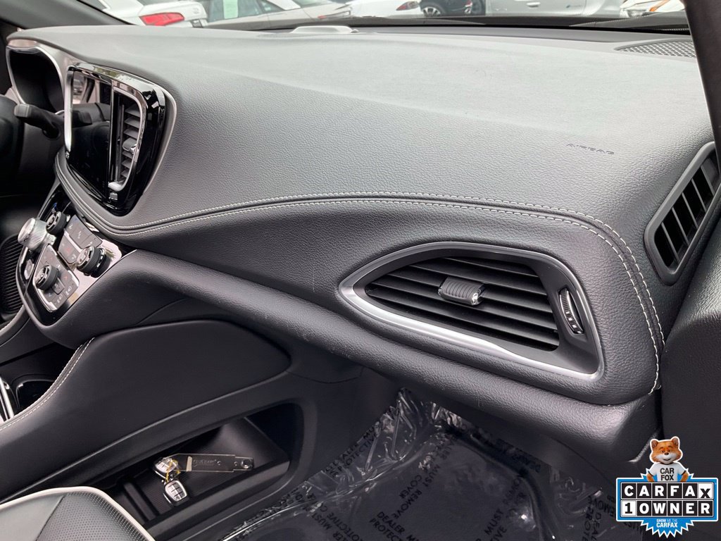 Used 2023 Chrysler Pacifica Limited w/ Uconnect Theater Family Group FWD image 73