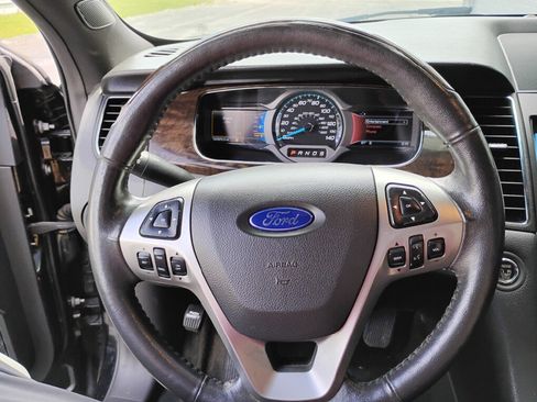 Used 2017 Ford Taurus Limited FWD image 16