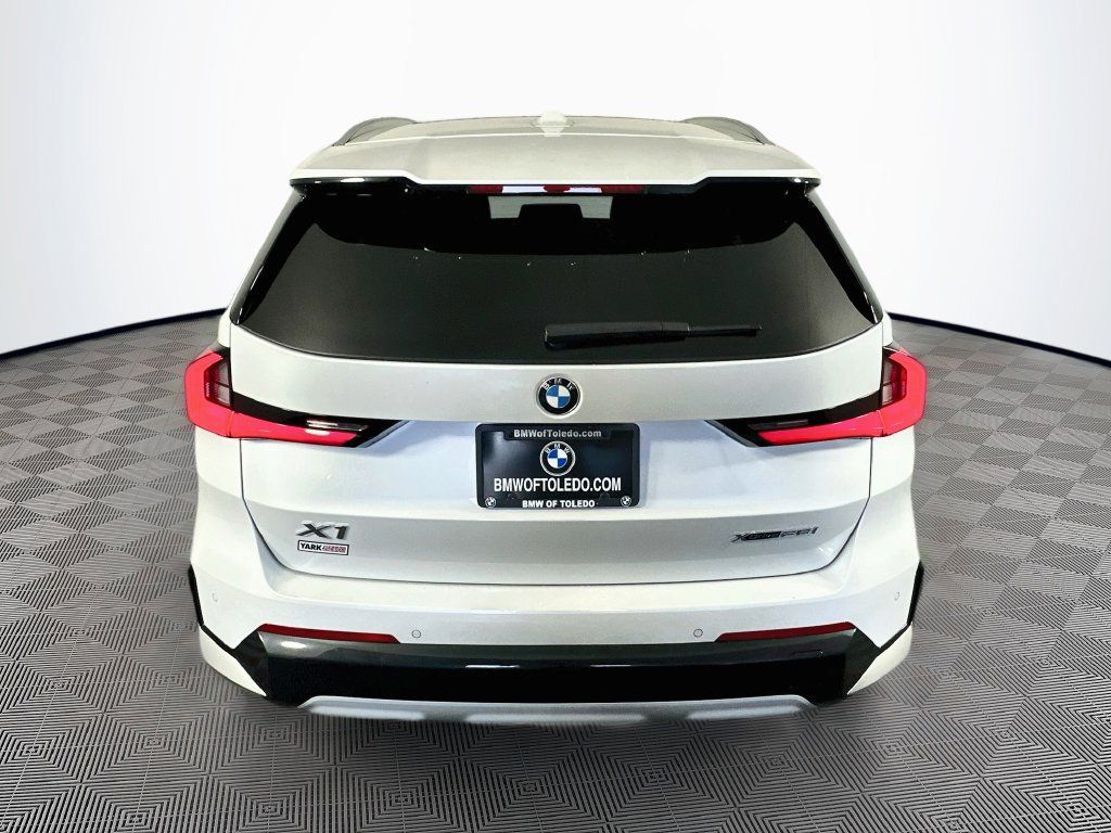 Used 2025 BMW X1 xDrive28i w/ Premium Package AWD/4WD image 8