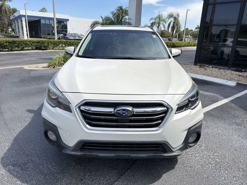 Used 2019 Subaru Outback 2.5i Touring AWD/4WD image 3