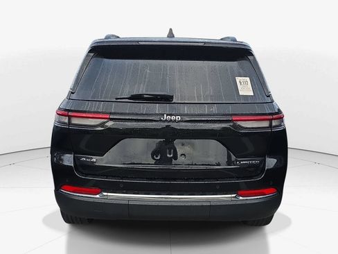 Used 2023 Jeep Grand Cherokee Limited w/ Trailer Tow Prep Group (B) AWD/4WD image 5
