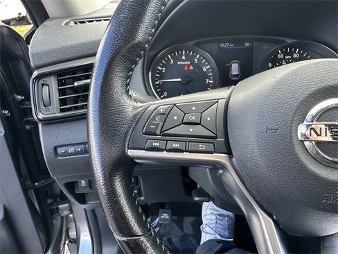 Used 2020 Nissan Rogue SV image 27