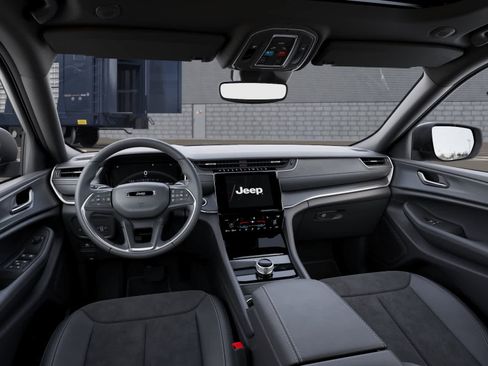 New 2025 Jeep Grand Cherokee Altitude AWD/4WD image 14
