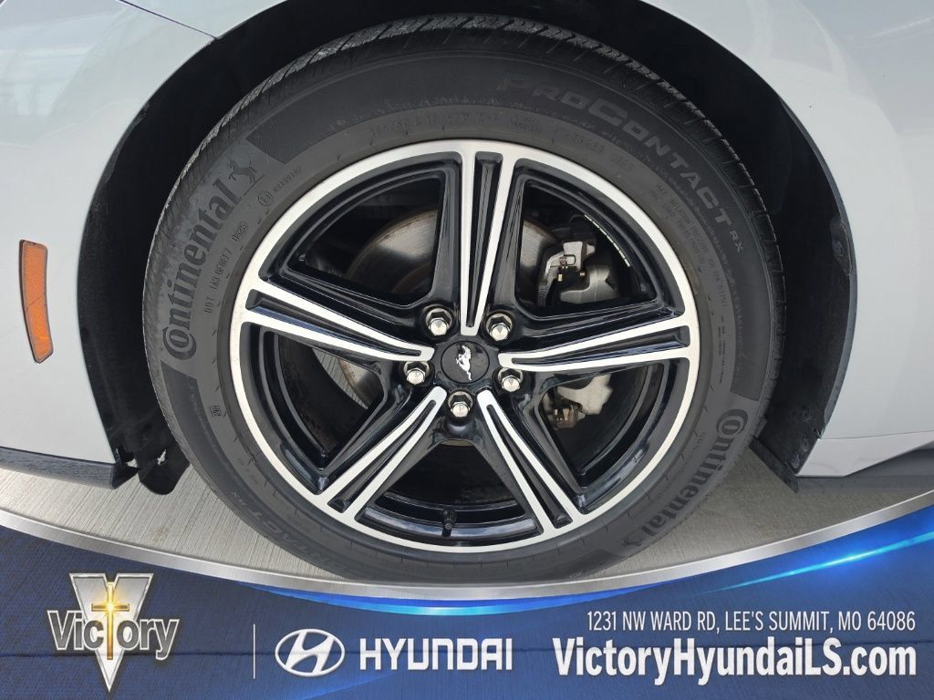 Used 2025 Ford Mustang Premium RWD image 9
